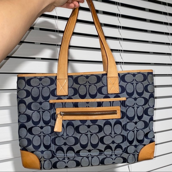 Coach Handbags - Coach Hand Bag